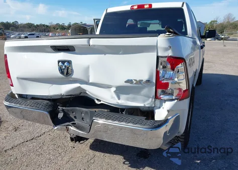 2022 Ram 1500 Classic Tradesman 4X4 5'7 Box from USA, damaged, VIN 3C6RR7KG2NG313979